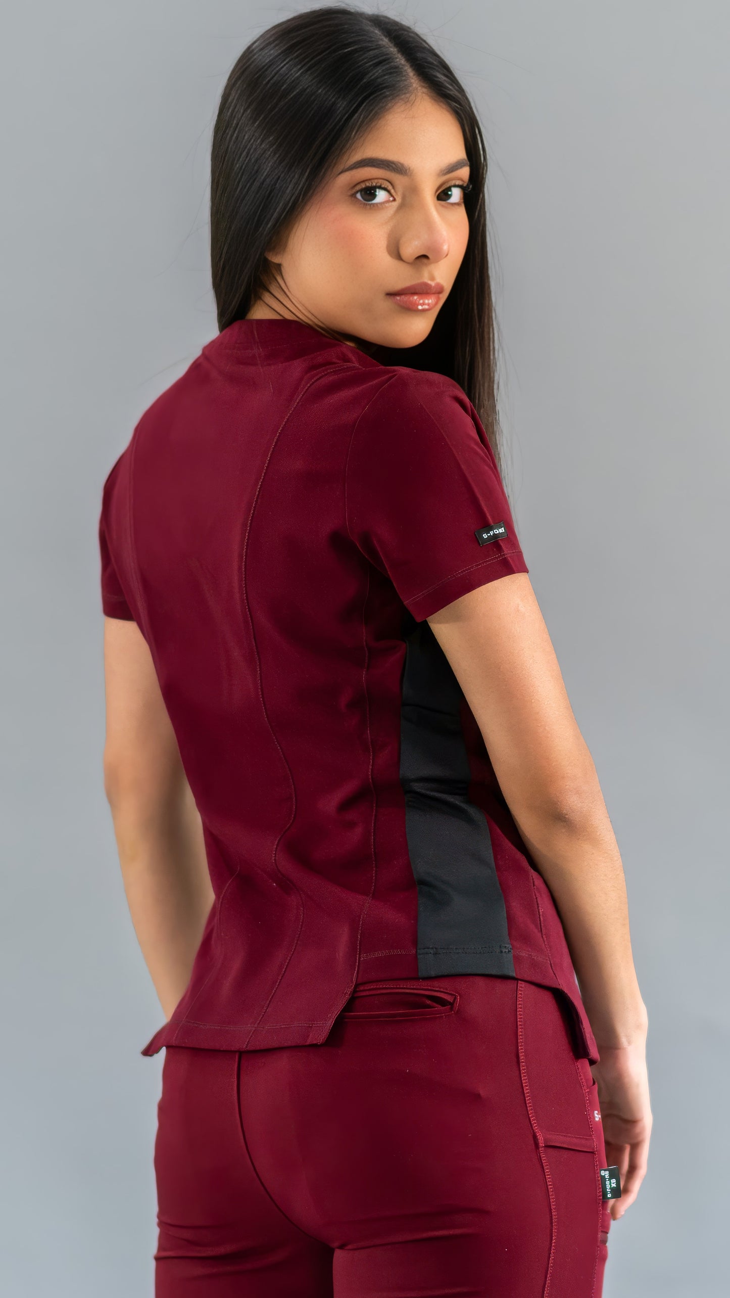 Filipina Quirúrgica Est. 301 Vino/Negro Mujer, Scrubs Antifluido, Costado Super Stretch