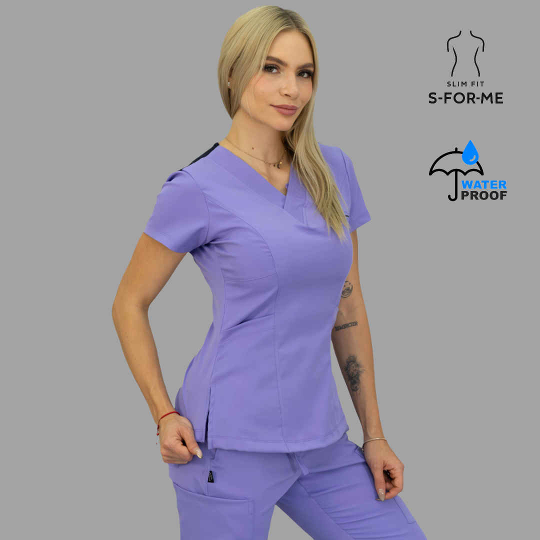 Conjunto Quirúrgico Mujer · Modelo 501 Slim Fit · Lila / Azul Marino