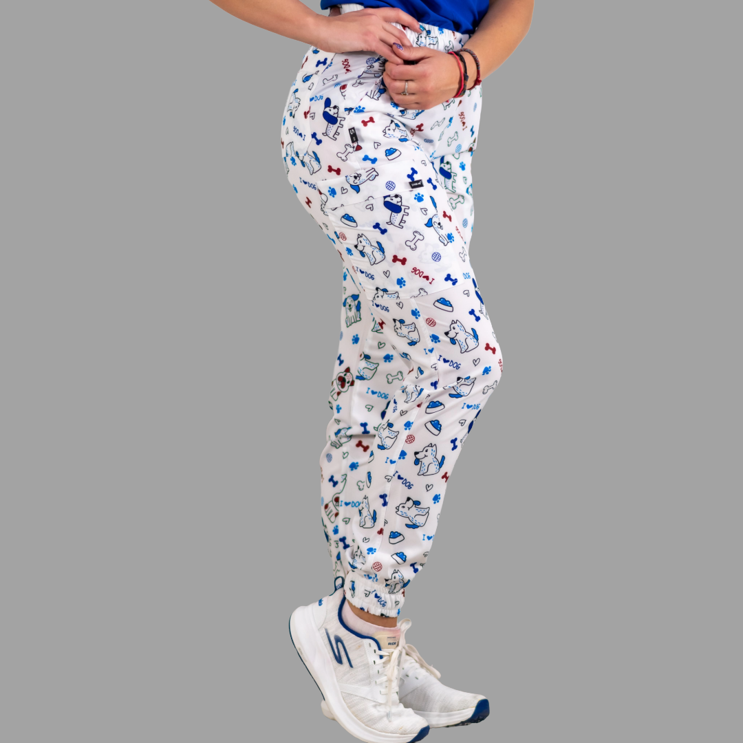 Jogger Quirurgico estampado Love Dog 6 bolsas Mujer FW