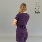 Filipina quirúrgica mujer 905 uva Super Stretch, vista posterior de tres cuartos.