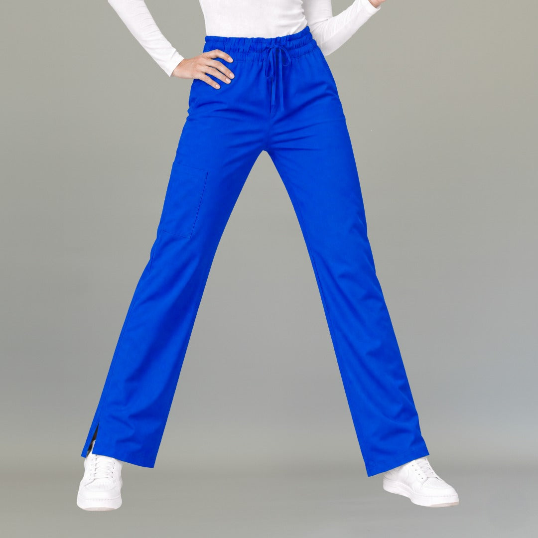 Pantalón médico Azul Rey para mujer modelo 502 relaxed vista lateral