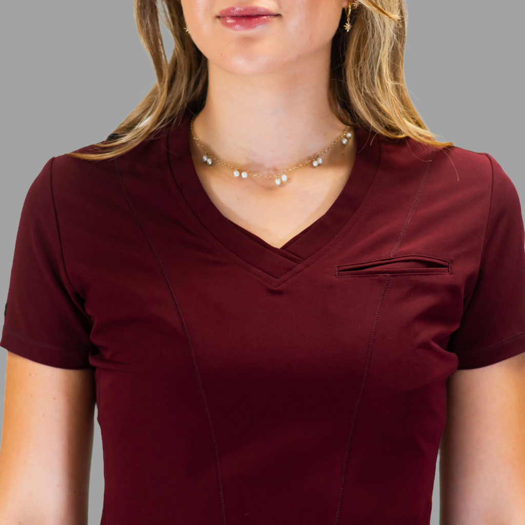Conjunto Quirúrgico Antifluido Mujer – Estilo 300 Vino