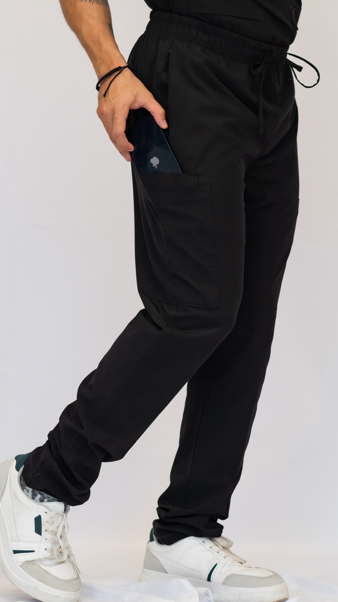 Pantalon  Quirurgico Negro Hombre FW Antifluido 5 bolsas.600