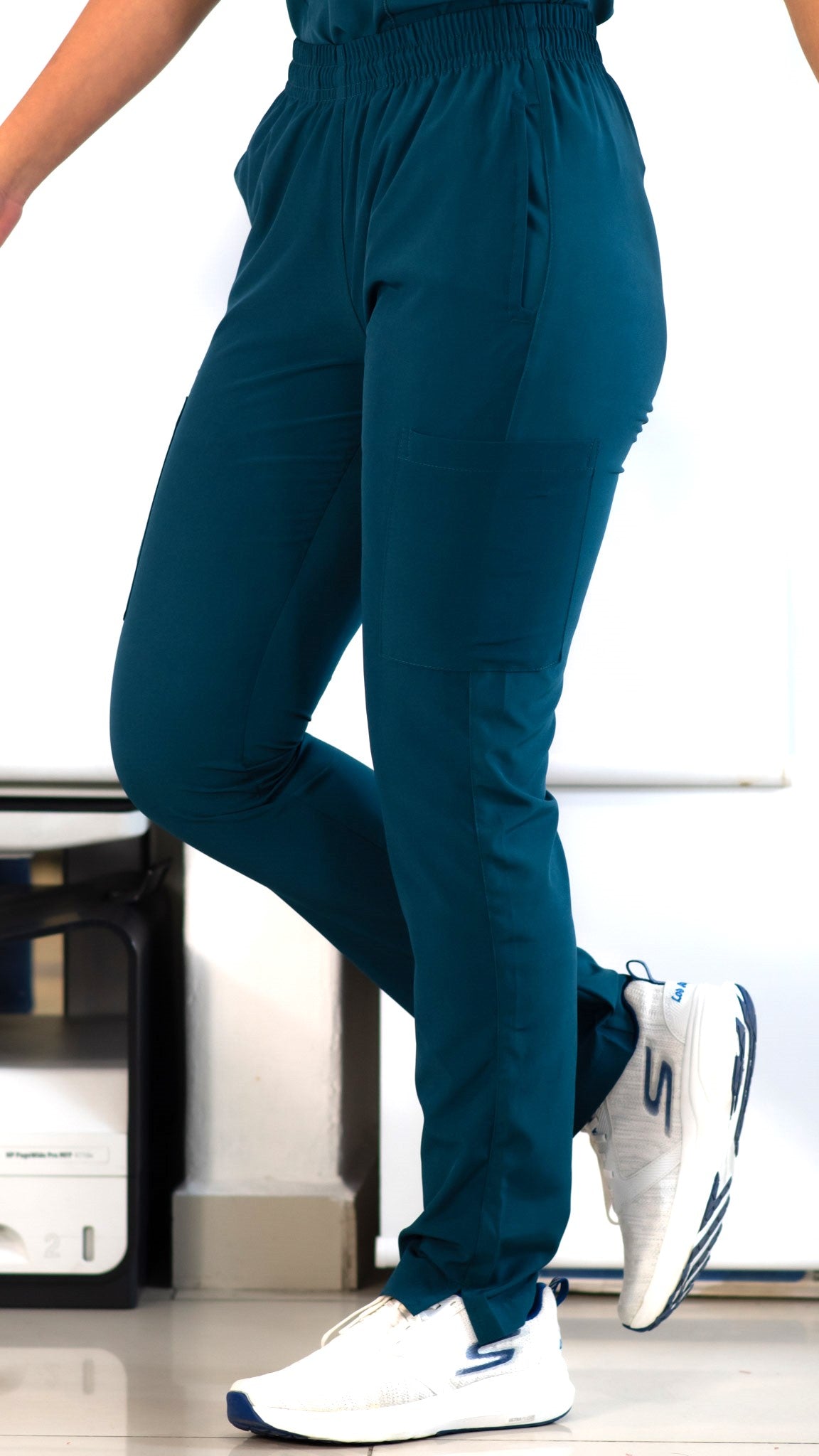 Pantalon Quirurgico Mujer 5 bolsas Verde Petróleo F.W.