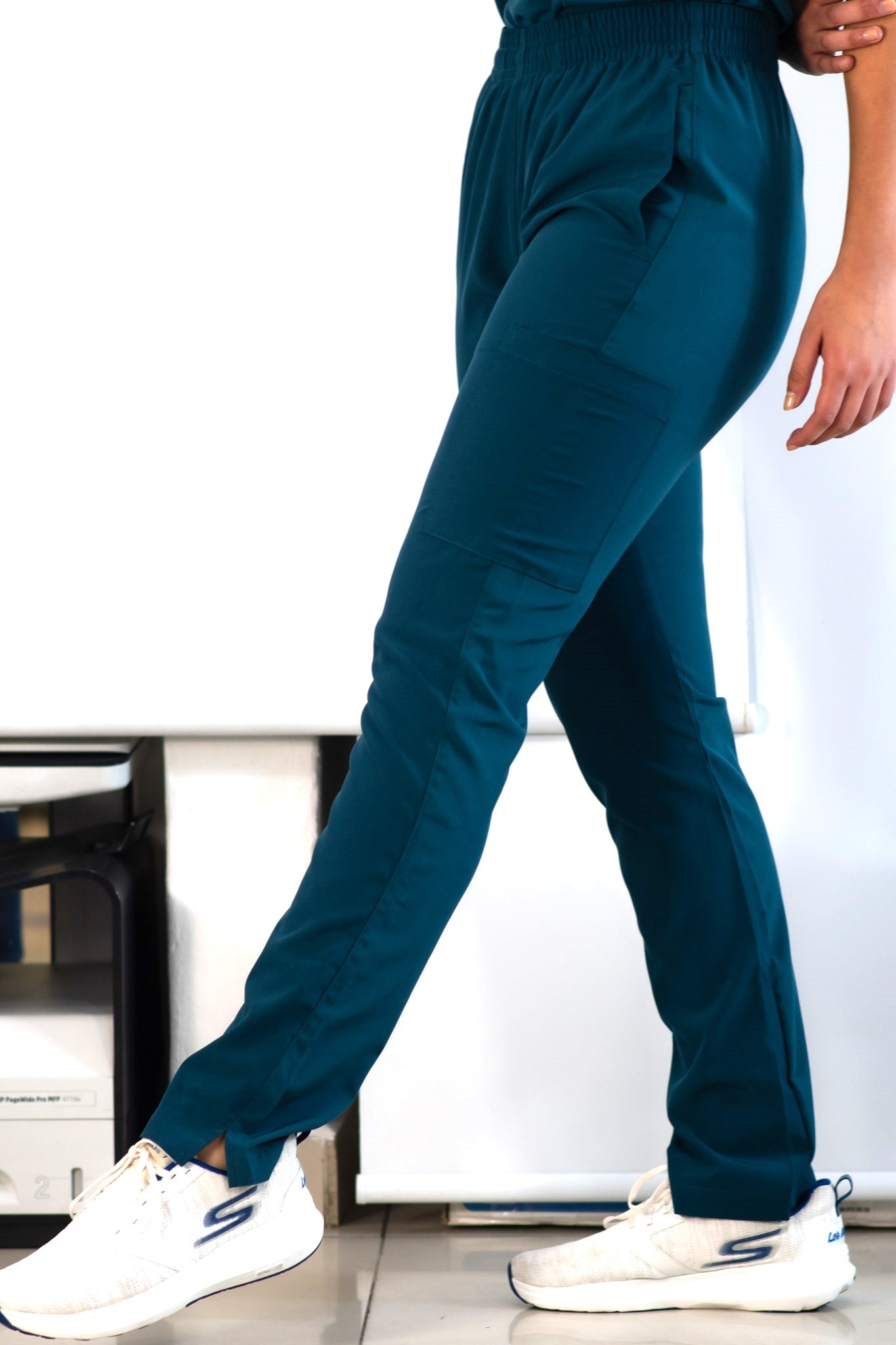 Pantalon Quirurgico Mujer 5 bolsas Verde Petróleo F.W.