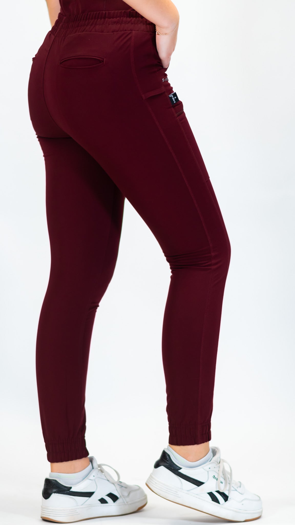 Jogger Quirurgico Scrubs Antifluido Mujer 300 Vino Uniformes medicos