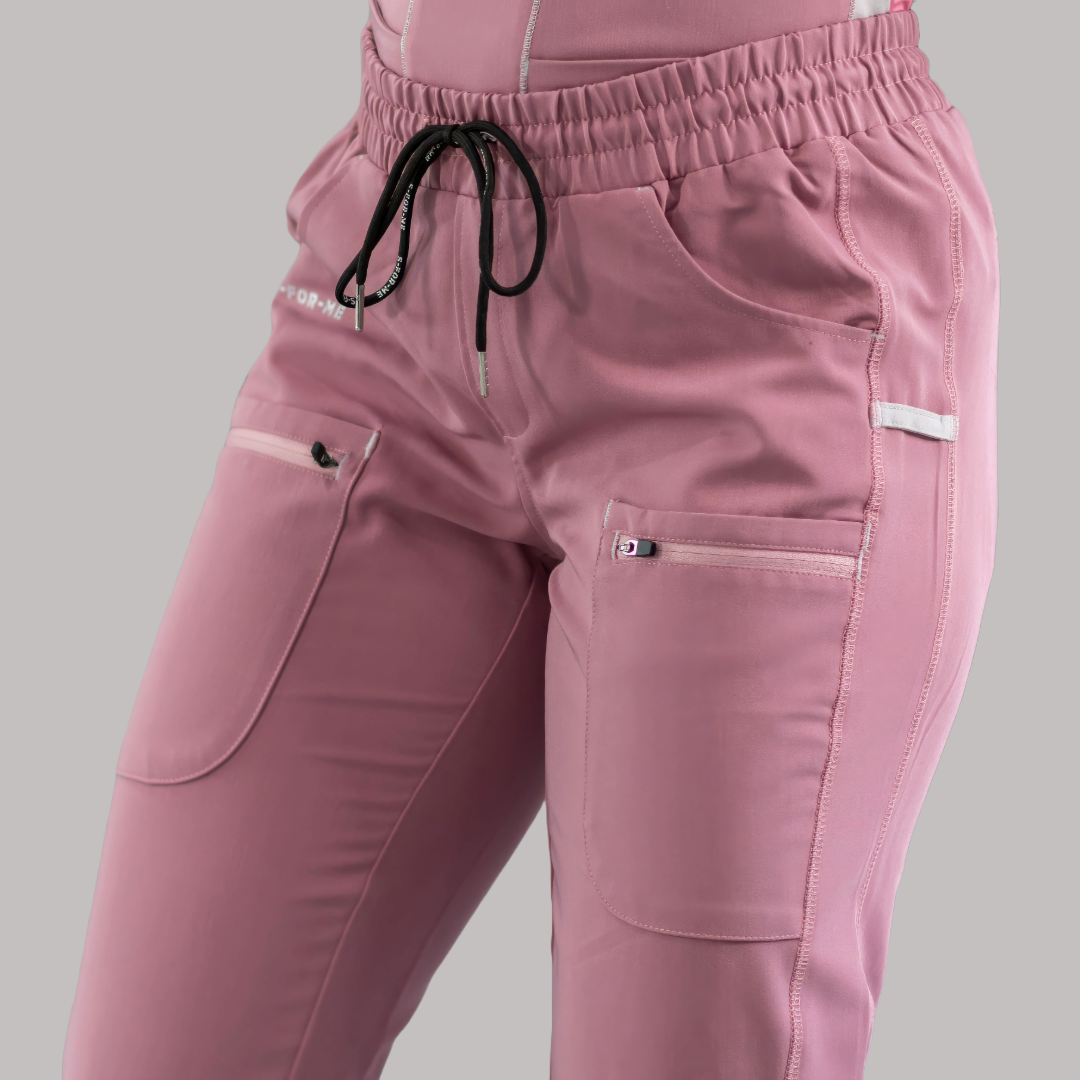 Jogger Quirúrgico Palo de Rosa Mujer, Scrubs Antifluido Est. 300