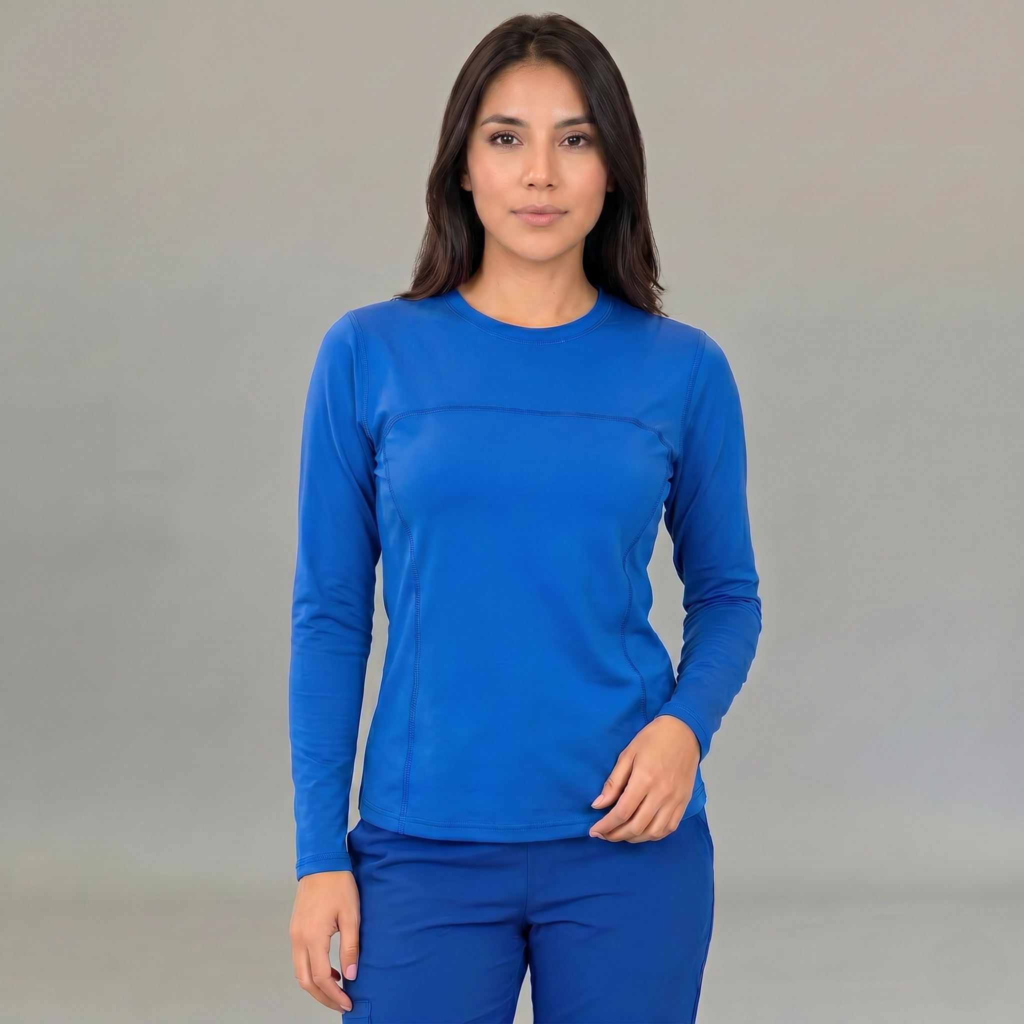 Blusa interior medica azul rey manga larga super stretch para enfermera o doctora